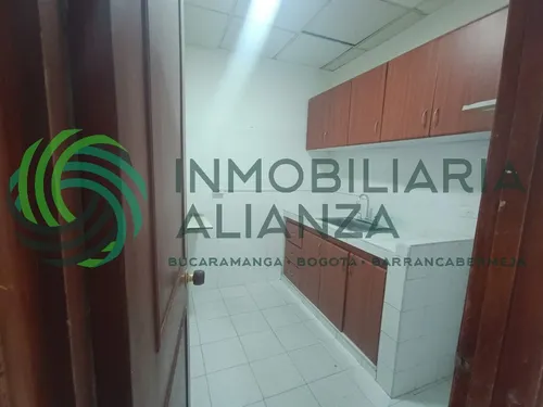 Local En Arriendo En Sector Comercial. Cod A17003