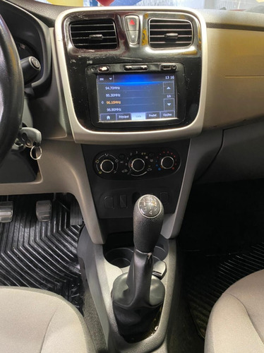 Imagem 8 de 15 de Renault Logan 2015 1.0 Flex Expression 16v Branco