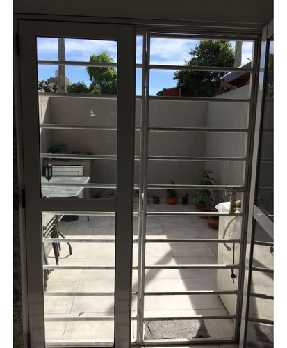 Duplex 3 Amb Al Frente Con Cochera Y Patio.
