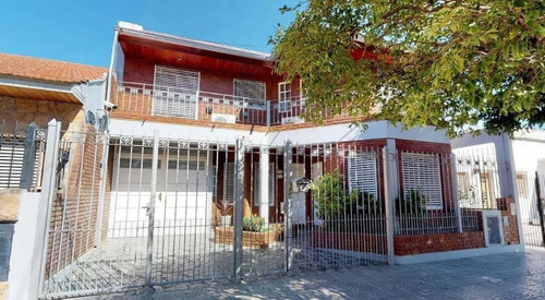 Casa Venta 3 Dormitorios, 2 Baños Y Terreno 10 X 27,5 Mts -275 Mts 2- Ringuelet