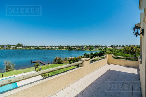 Casa En Venta Sobre Lote A La Laguna - San Agustín, Villanueva.