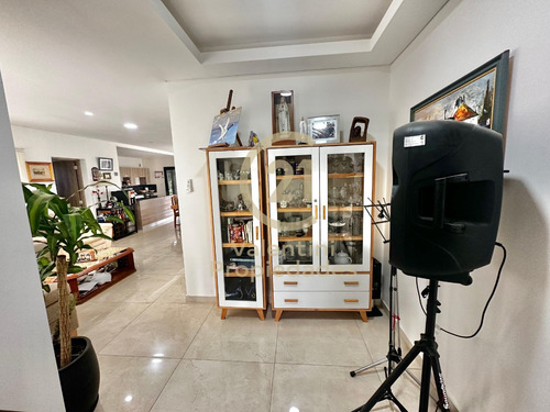 Casa En Venta En Barrio Santa Rita , Corredor Canning