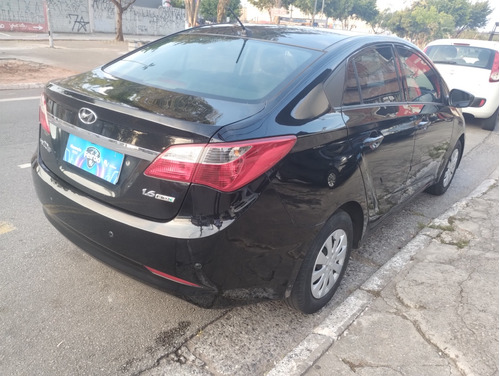 Hyundai HB20S 1.6 Comfort Plus Flex 4p