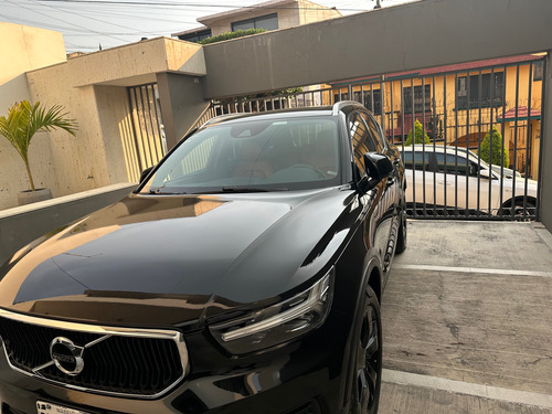 Volvo XC40 Volvo XC40 Momentum T4 motor 2.0 lts 4 cil