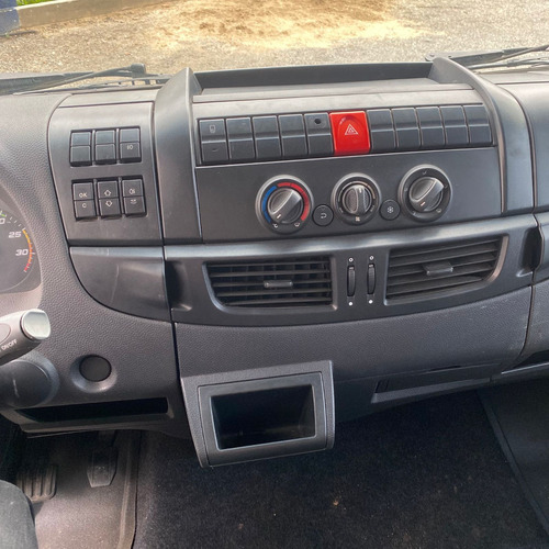 Iveco Tector 17-280 Baú - 2022