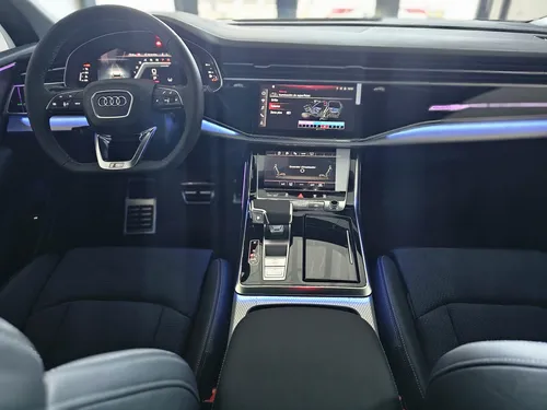 Audi Q7 S-line 2025