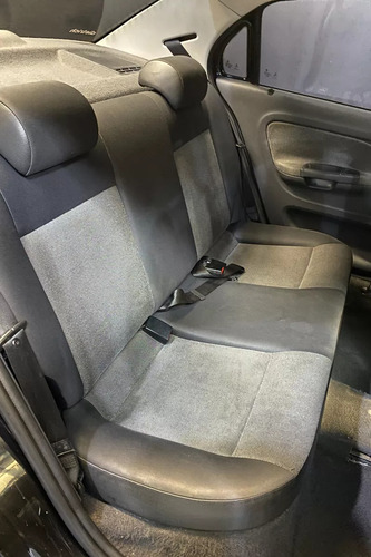 Volkswagen Voyage 1.6 Comfortline 101cv
