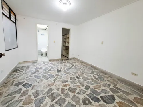 Apartamento En Venta En Laureles Cerca Al Primer Parque