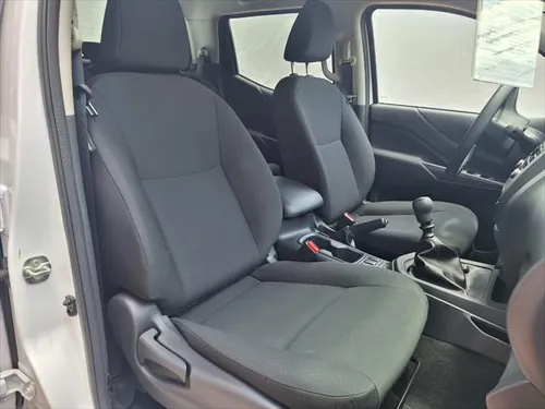 Nissan Frontier 2.5 Le Mt