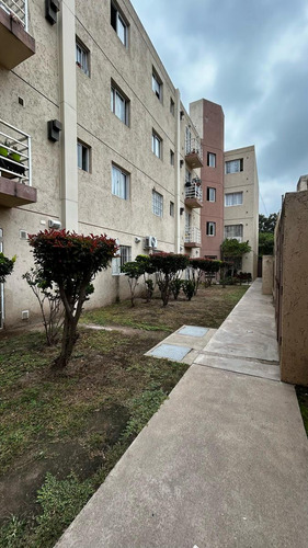 Departamento En B° Alberdi Un Dormitorio , Cocina Separada. Espacio Verde En Comun