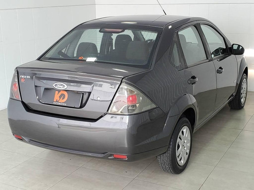 Ford Fiesta Sedan 1.6