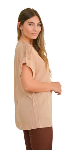 Imagen 6 de 6 de Blusa Remera De Poplin Manga Corta Puntillas Talles Grandes