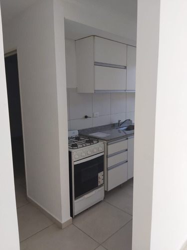 Venta Departamento 2 Dormitorios Adjudicado Regam Pilay Con Posesion Inmediata O Renta, Av Colon 1494