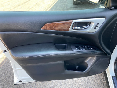Nissan Pathfinder Exclusive Modelo 2017