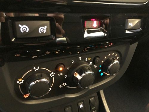 Imagem 11 de 13 de Duster Dynamique 1.6 Aut. Cvt Branca Completa Impecável