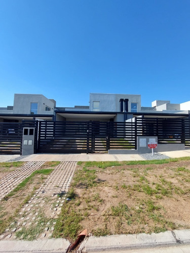 Imagen 25 de 26 de Vendo Duplex Miradores De Manantiales Ii 3 Dormitorios Patio Cochera Doble Seg