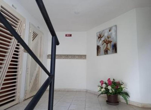 Imagen 3 de 9 de Venta De Apartamento Paraparal Los Guayos Cod. 143113