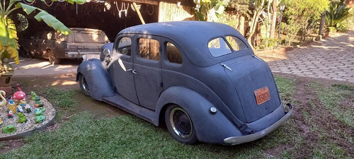 Ford V8 1937 Flathead Humpabk Hotrod