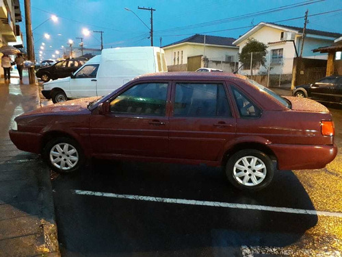 Santana 1,8 4p 2002