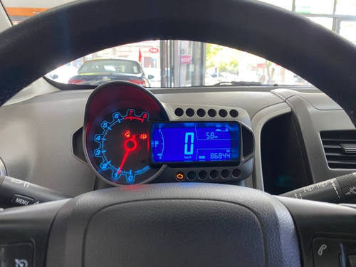 Imagen 8 de 13 de Chevrolet Sonic 1.4 Lt C/gnc. Año 2012