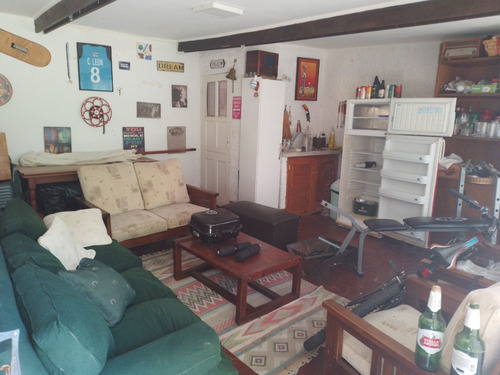 Amplio Y Soleado, Hogar, Jardines, Cochera Por Dos, Parrillero Y Bungalow.
