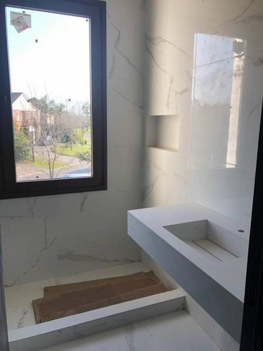 Imagen 11 de 21 de Casa Al Lago En Los Castores