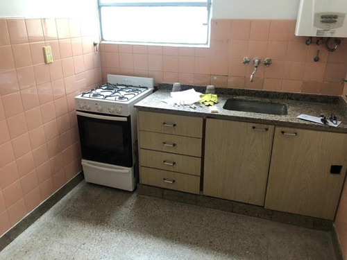 Imagen 8 de 16 de Muy Amplio Departamento.bajas Expensas