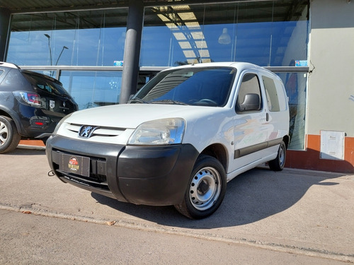 Imagen 1 de 14 de Peugeot Partner 2016 1.6 Hdi Furgon Confort 5as