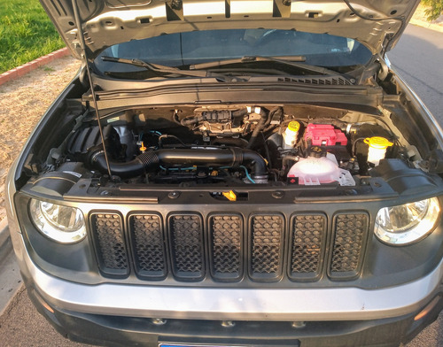 Jeep Renegade 1.8 Flex Aut. 5p