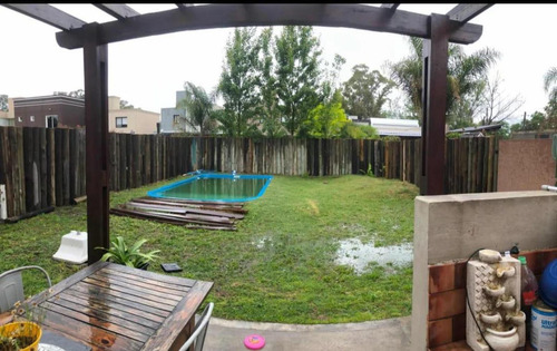 Casa En Venta - 3 Dormitorios 2 Baños - Cocheras - 299mts2 - Ituzaingó