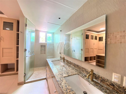 Imagen 22 de 30 de Casa En Venta En Cancun Residencial Villas Lagoon, El Table