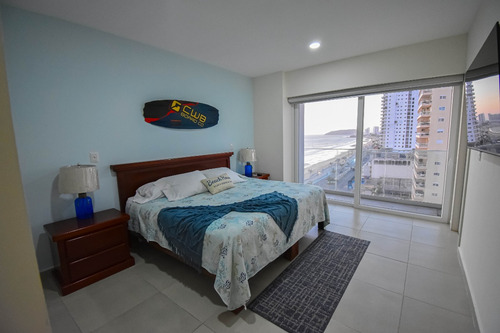 Condominio En Cristal Bay - 2 Recámaras, Vista Al Mar - Ideal Para Vivir O Invertir - $9,500,000 Mxn