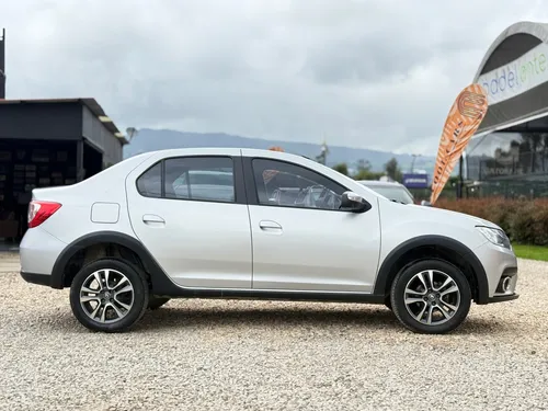 Renault Logan 1.6 Privilege / Intens