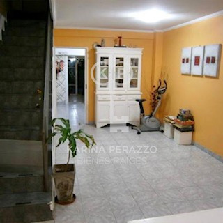 Imagen 3 de 14 de Triplex De 4 Ambientes