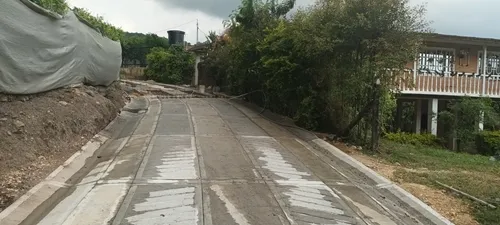 2 Casas Con Lote Vda Zapata La Mesa