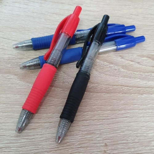 Imagen 5 de 8 de Pack 4 Lápiz Pasta Tinta Gel 0.7mm Azul, Negro Y Rojo
