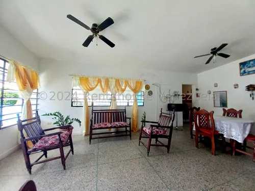 En Venta Amplia Casa En Coro