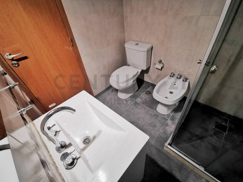 Imagen 8 de 17 de Departamento De 1 Dormitorio En Venta Con Balcón Al Frente En La Plata