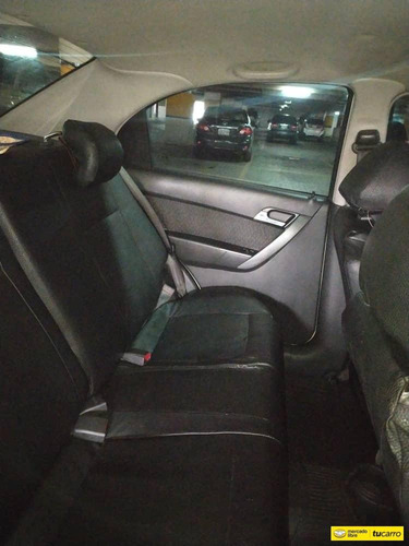 Imagen 6 de 9 de Chevrolet Aveo Lt Automatico
