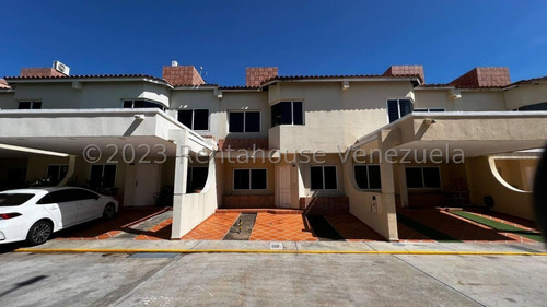 Casa En Venta En Villa Paris De Oportunidad,  Cabudare -- Ref 2 4 6 9 2 6 Monica Carrasquel