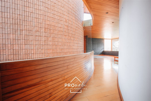 Exclusivo Condominio De 3 Town Houses De Lujo Con Piscina