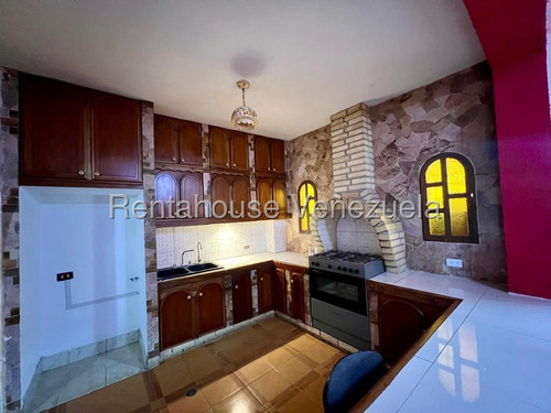 Marianny Gonzalez, En Venta Casa Duplex Con Piscina La Morenera Cabudare
