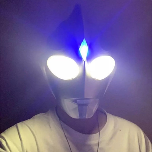 J O Capacete Tiga Ultraman Acenderá O Capacete