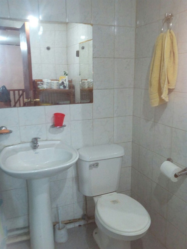 Casa En Venta De 5 Dorm. En Renca