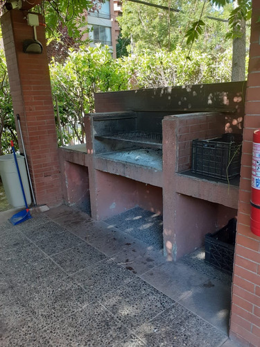 Amoblado En Apoquindo Con Manquehue.