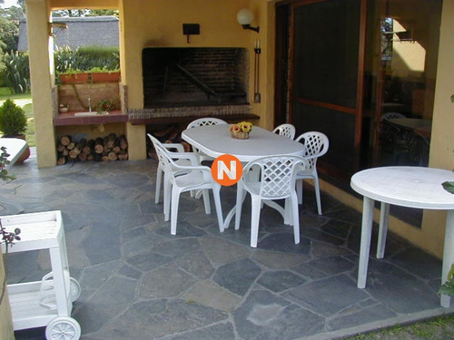 Casa En Venta Y Alquiler, Golf, Punta Del Este, 3 Dormitorios.- Ref: 205124