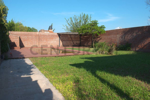Casa En Venta Funes