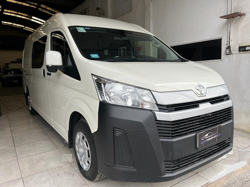 Toyota Hiace 2.8 Tdi Furgón 6at L2h2 3a 5p