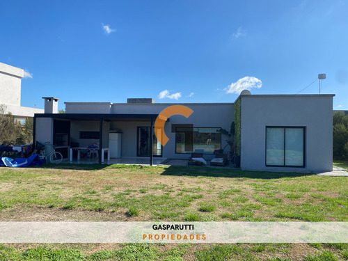Casa En Venta, 3 Dorm.+ 1 Escritorio Barrio San Matías!