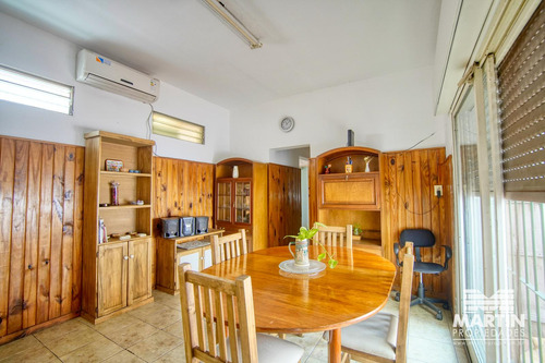 Casa 5 Ambientes, Suite, Playroom, Cochera X 2, Jardín Y Patio.